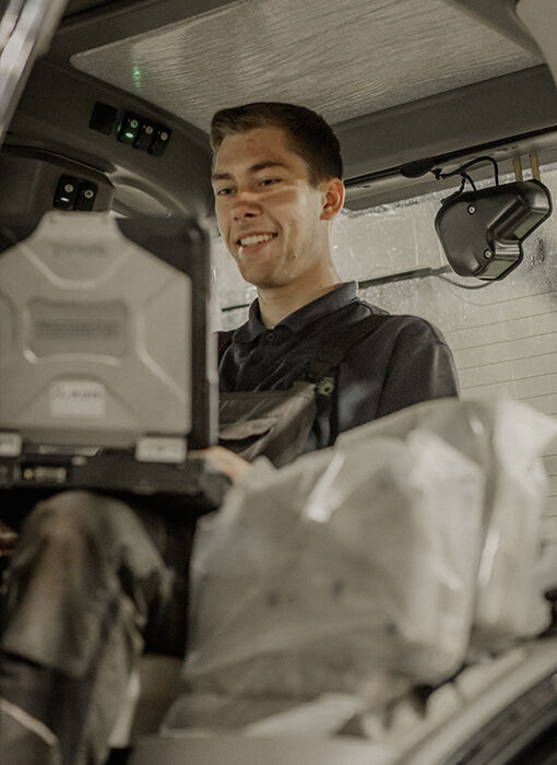 Verk&auml;ufer im Laden